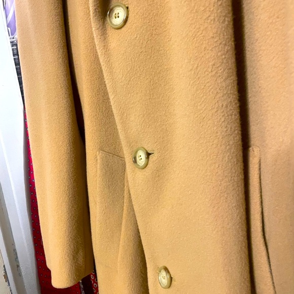 London Fog over coat like new worn maybe 5 times - Picture 3 of 5